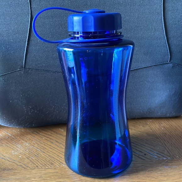 Water Bottle 32 oz. NEW - Picture 2 of 2